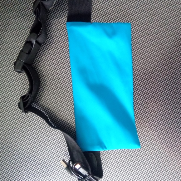 Light Up Runners Waist Pack_ Halloween _ SAFETY - Picture 4 of 6